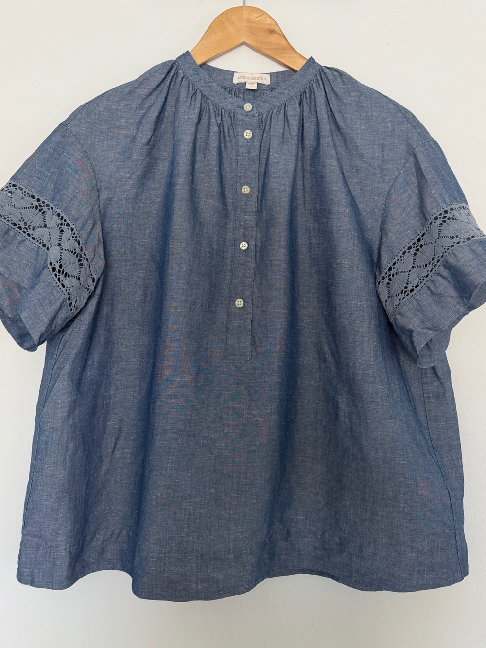 Ann Mashburn Chambray Linen Blend Lace Sleeve Blouse Top Blue Size Small - Picture 2 of 6